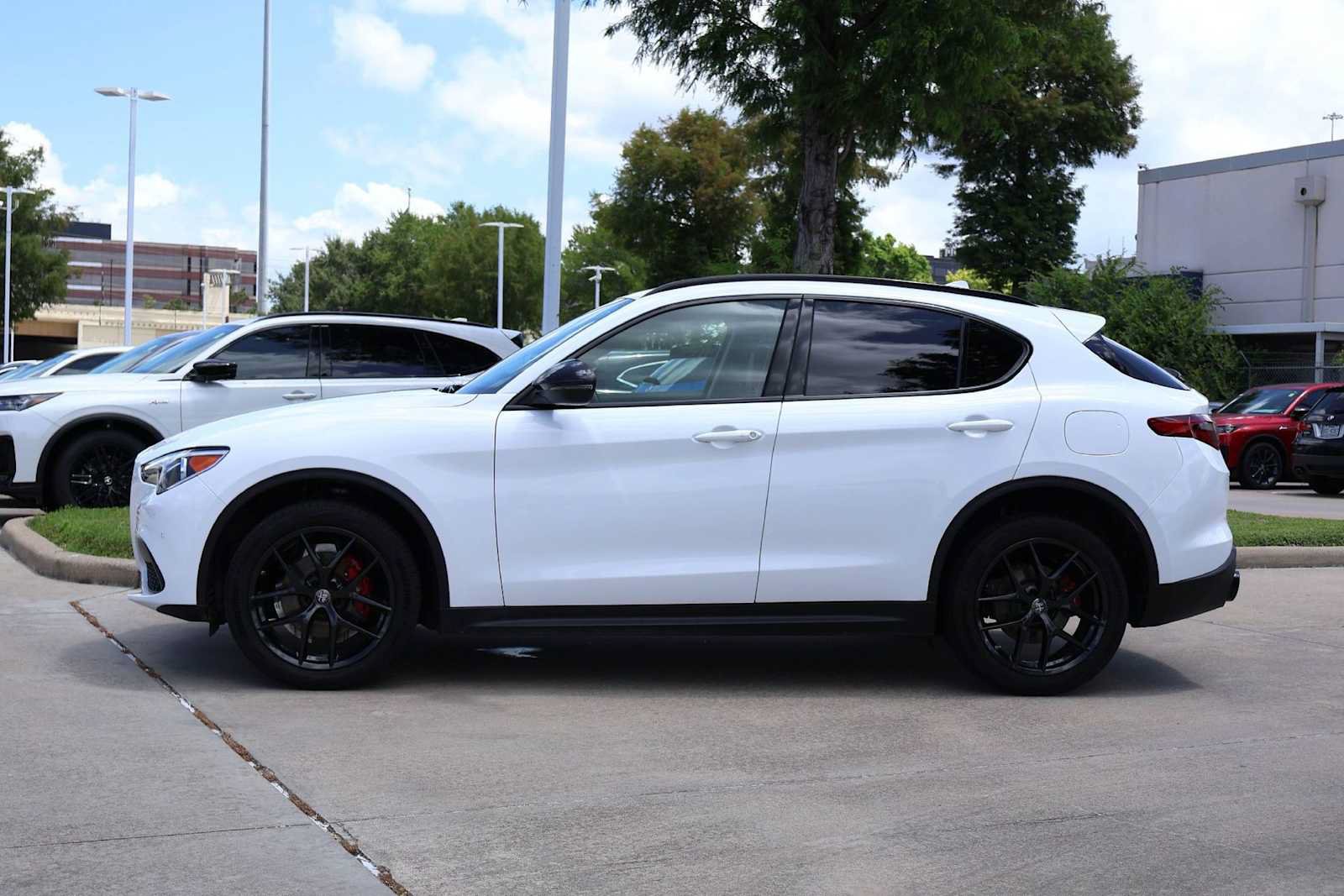 Used 2020 Alfa Romeo Stelvio w/ Nero Edizione RWD image 3