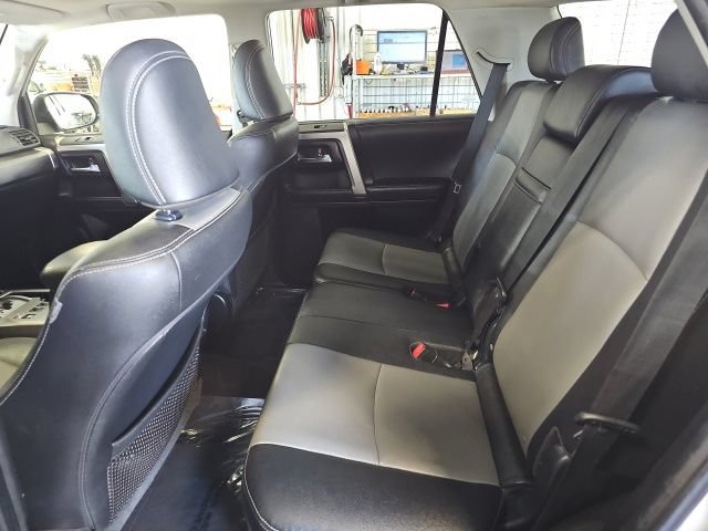 Used 2020 Toyota 4Runner SR5 Premium w/ Moonroof Package AWD/4WD image 30