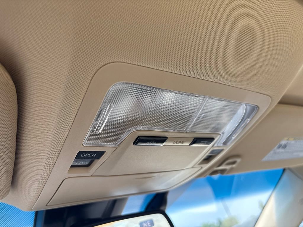 Used 2018 Toyota Avalon XLE Premium w/ Protection Package FWD image 19