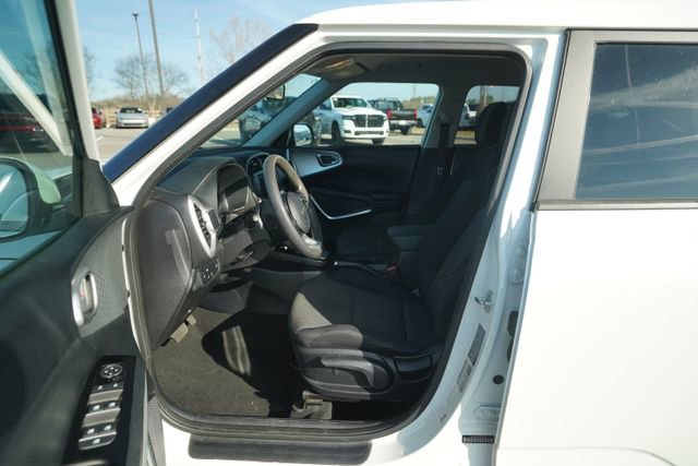 Used 2022 Kia Soul LX w/ Technology Package image 11