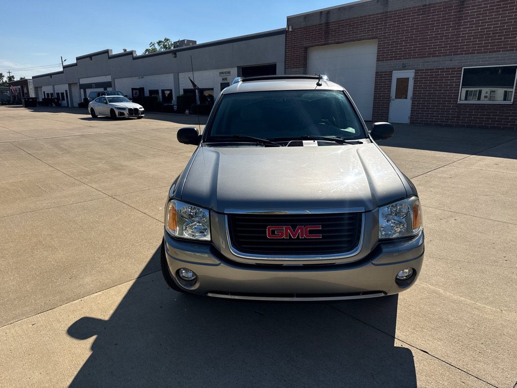 Used 2005 GMC Envoy XUV SLE AWD/4WD image 2