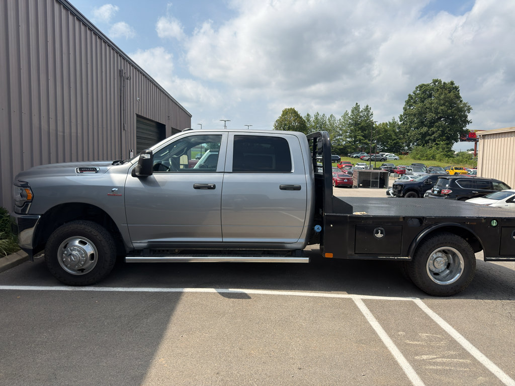 Used 2023 RAM 3500 Tradesman w/ Chrome Appearance Group AWD/4WD image 1