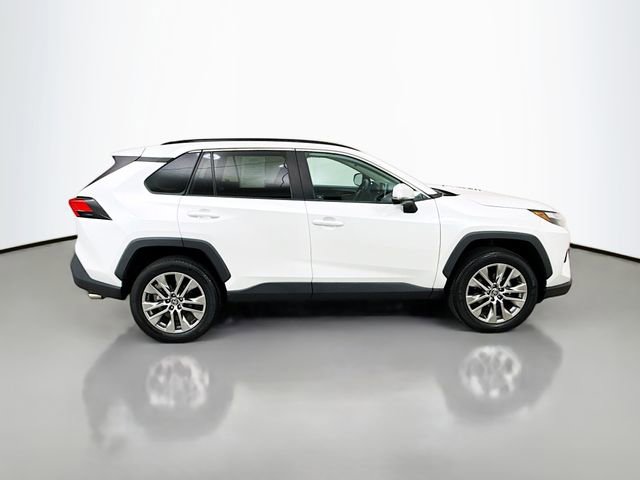 Used 2023 Toyota RAV4 XLE Premium image 8
