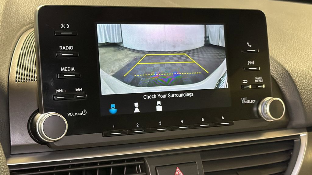 Used 2018 Honda Accord LX image 27