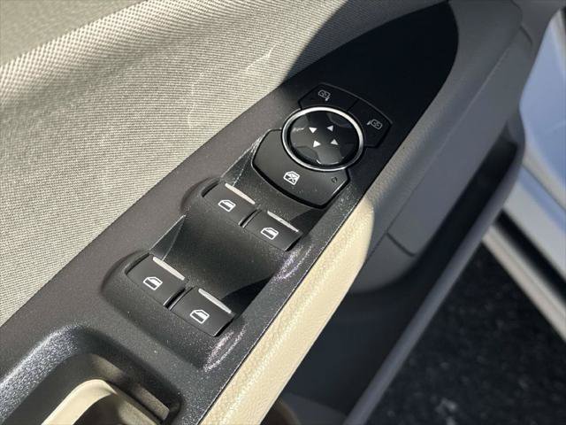 Used 2019 Ford Fusion SE FWD image 15