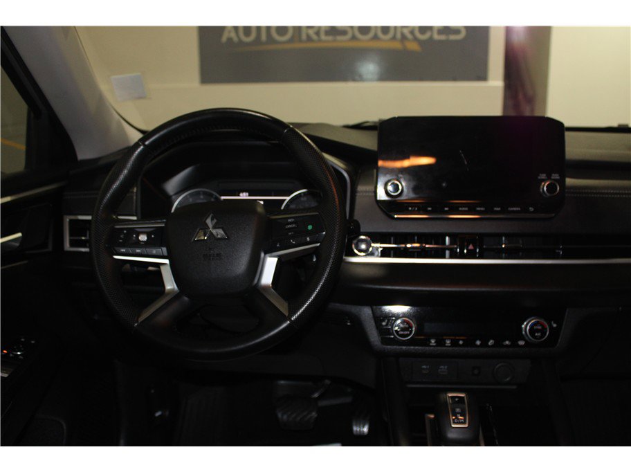 Used 2024 Mitsubishi Outlander Ralliart image 16