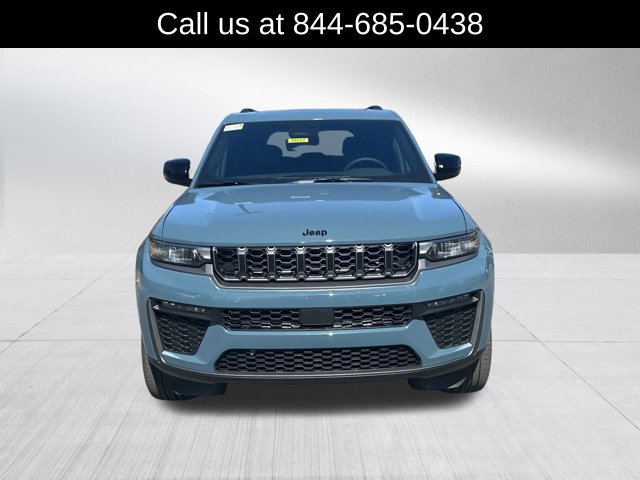 New 2026 Jeep Grand Cherokee Limited w/ Limited Altitude Package AWD/4WD image 2