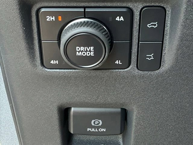 Used 2026 Ford Expedition Platinum w/ Driver's Package AWD/4WD image 41