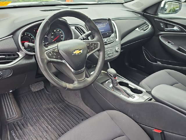 Used 2022 Chevrolet Malibu RS FWD image 17