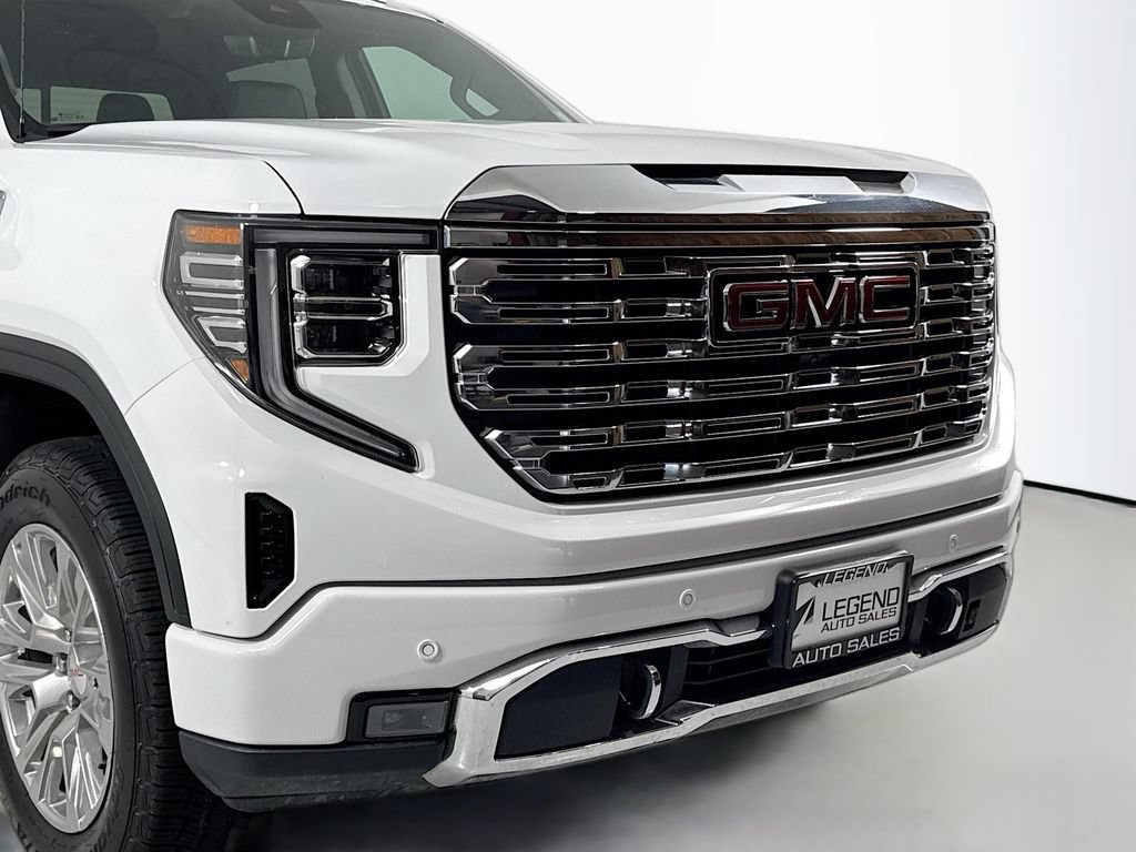 Used 2024 GMC Sierra 1500 Denali w/ Technology Package AWD/4WD image 4