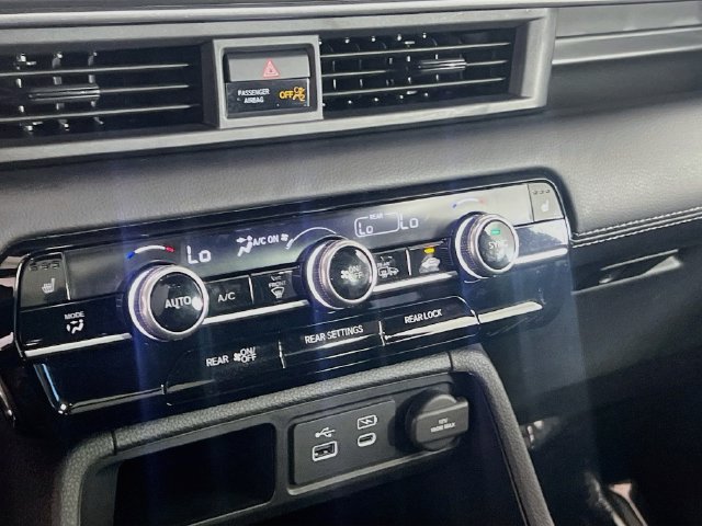 Certified 2025 Honda Pilot Touring image 16