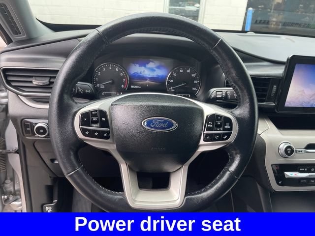 Used 2023 Ford Explorer XLT w/ Equipment Group 202A AWD/4WD image 14
