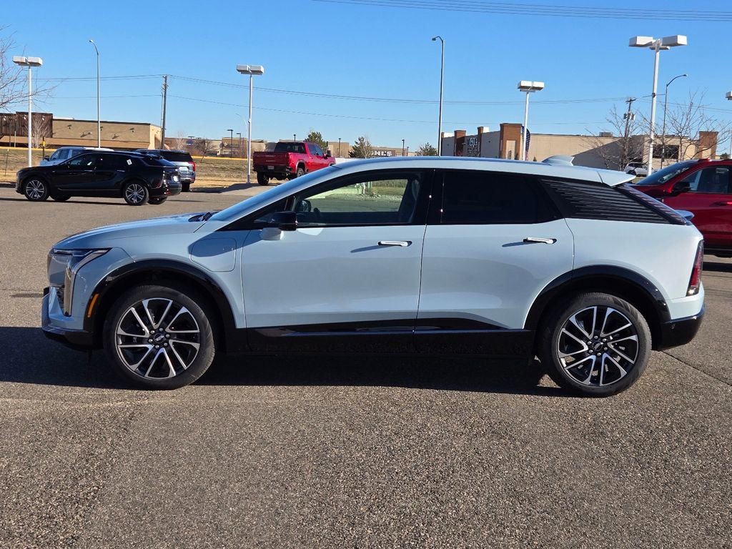 New 2025 Cadillac Optiq Sport 1 image 38