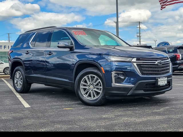 Used 2023 Chevrolet Traverse LT FWD image 2