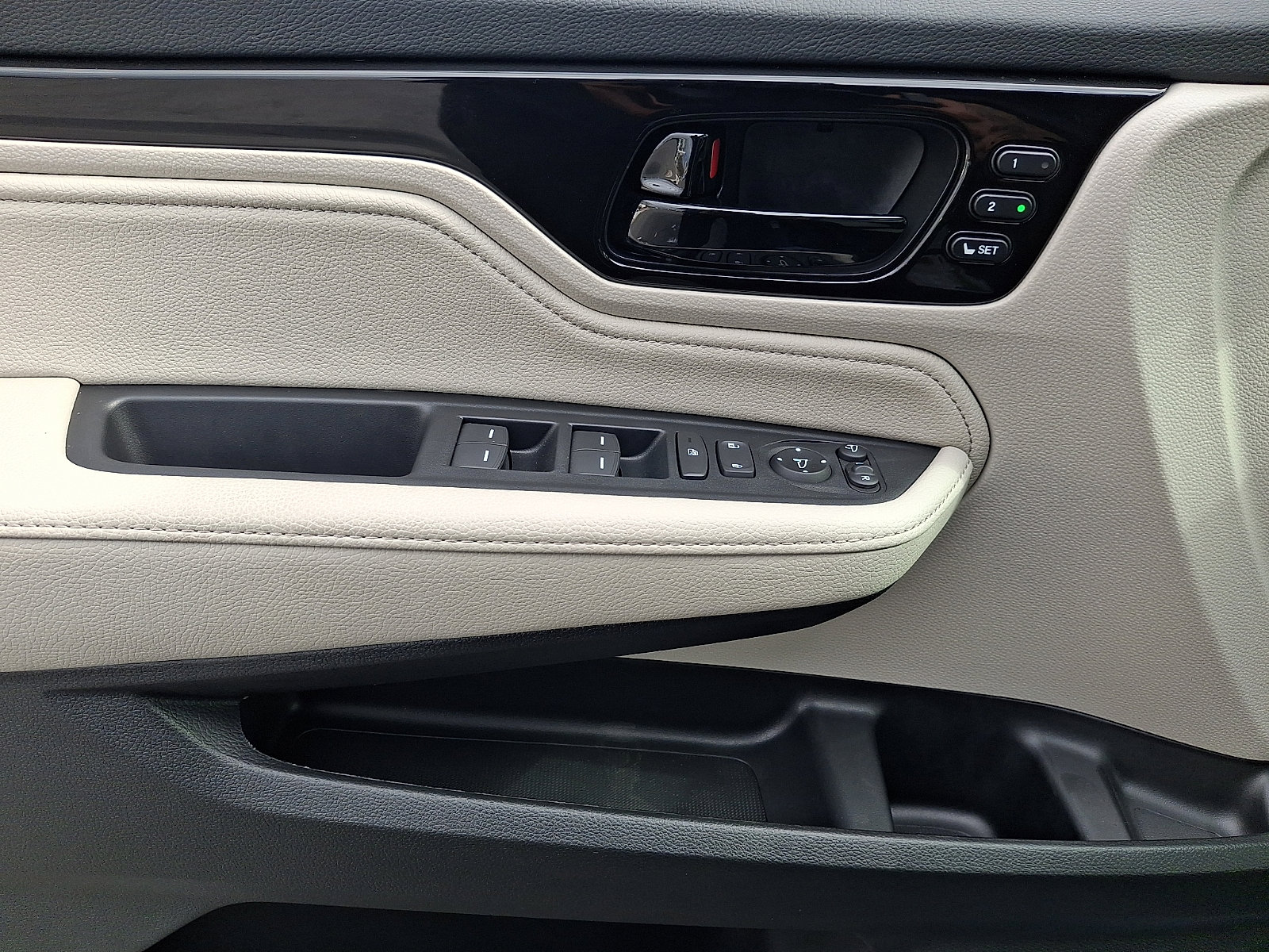 Used 2025 Honda Odyssey Elite image 15
