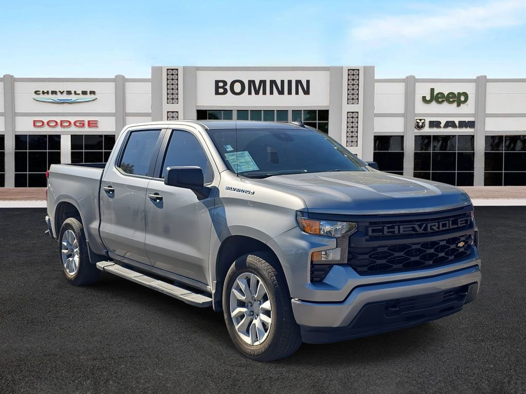 Used 2024 Chevrolet Silverado 1500 Custom image 2