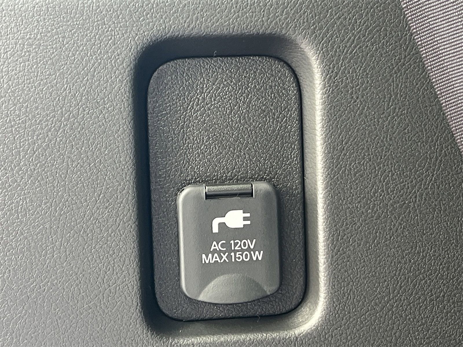 New 2025 Nissan Armada SL w/ Captain's Chari Seat Package image 28