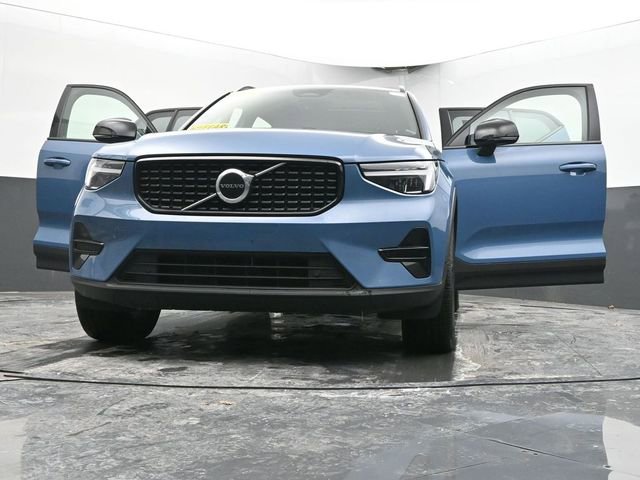 Used 2024 Volvo XC40 B5 Core image 67