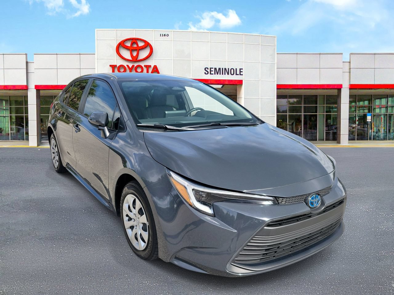 Used 2025 Toyota Corolla LE FWD image 2