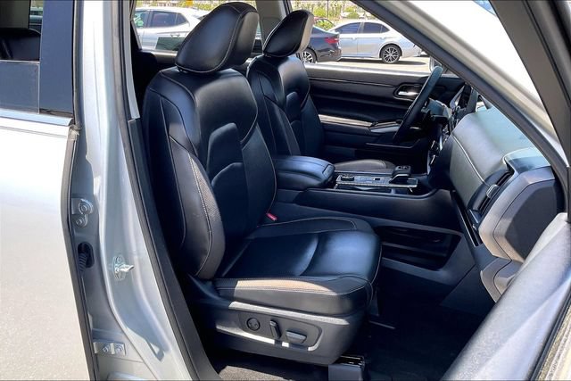 Used 2025 Nissan Pathfinder SL w/ Lighting Package (N92) AWD/4WD image 6