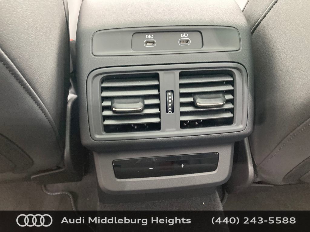 Used 2025 Audi Q5 Premium w/ Convenience Package image 29