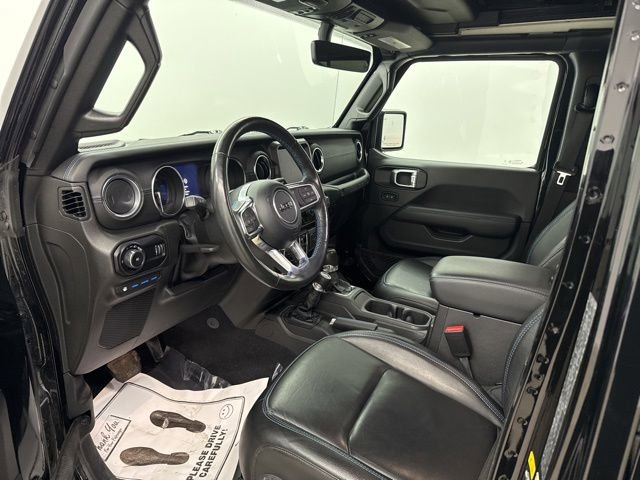 Used 2023 Jeep Wrangler Unlimited Rubicon 4xe w/ Cold Weather Group AWD/4WD image 15