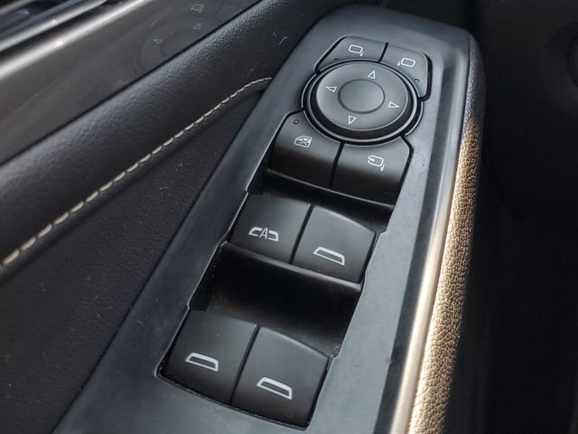 Used 2023 Chevrolet Traverse LT w/ LT Premium Package AWD/4WD image 23