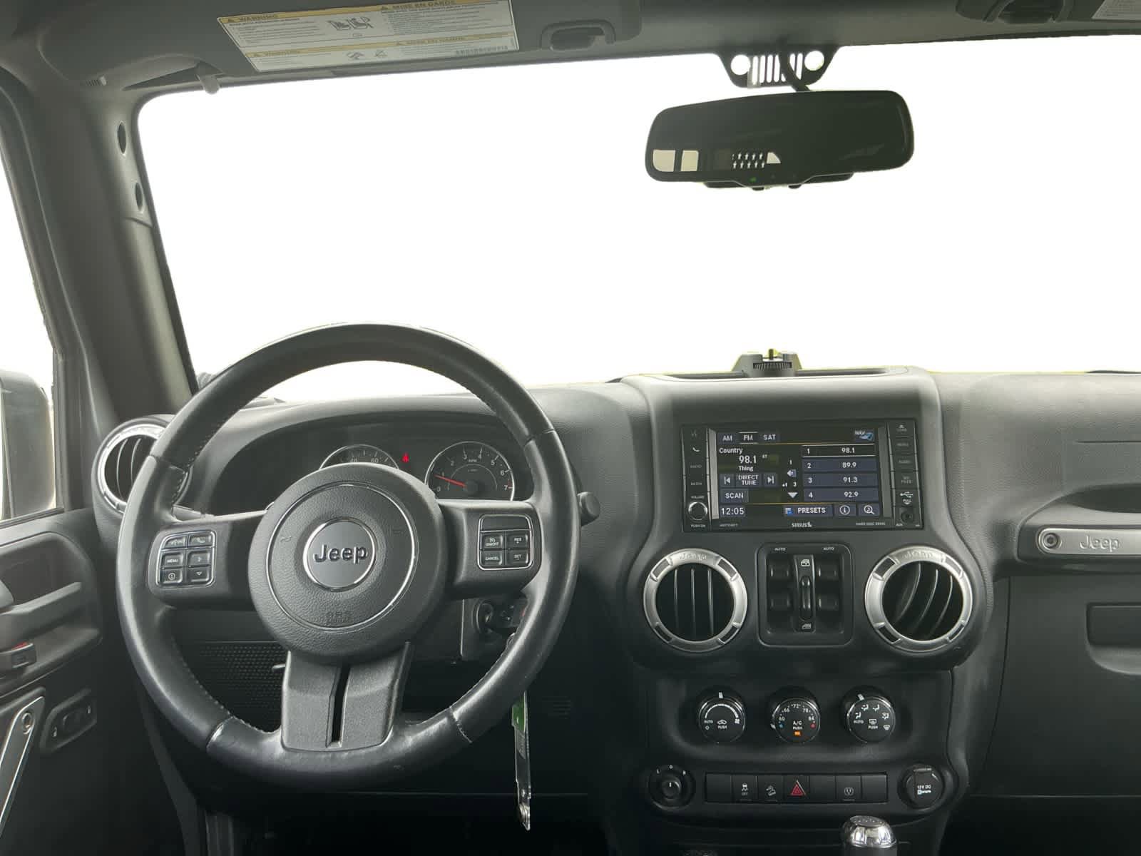Used 2015 Jeep Wrangler Unlimited Sahara w/ Dual Top Group AWD/4WD image 10