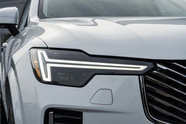 New 2026 Volvo XC90 B6 Plus w/ Protection Package Premier image 12