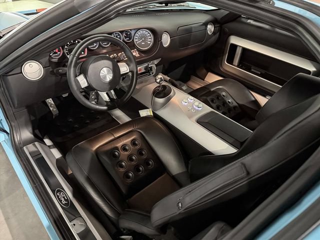 Used 2006 Ford GT RWD image 33