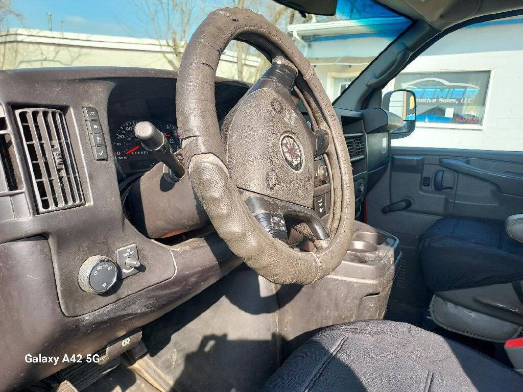 Used 2013 Chevrolet Express 2500 RWD image 8