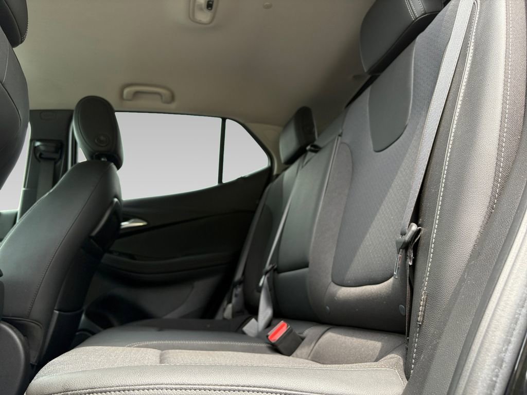 Used 2022 Buick Encore GX Select FWD image 3
