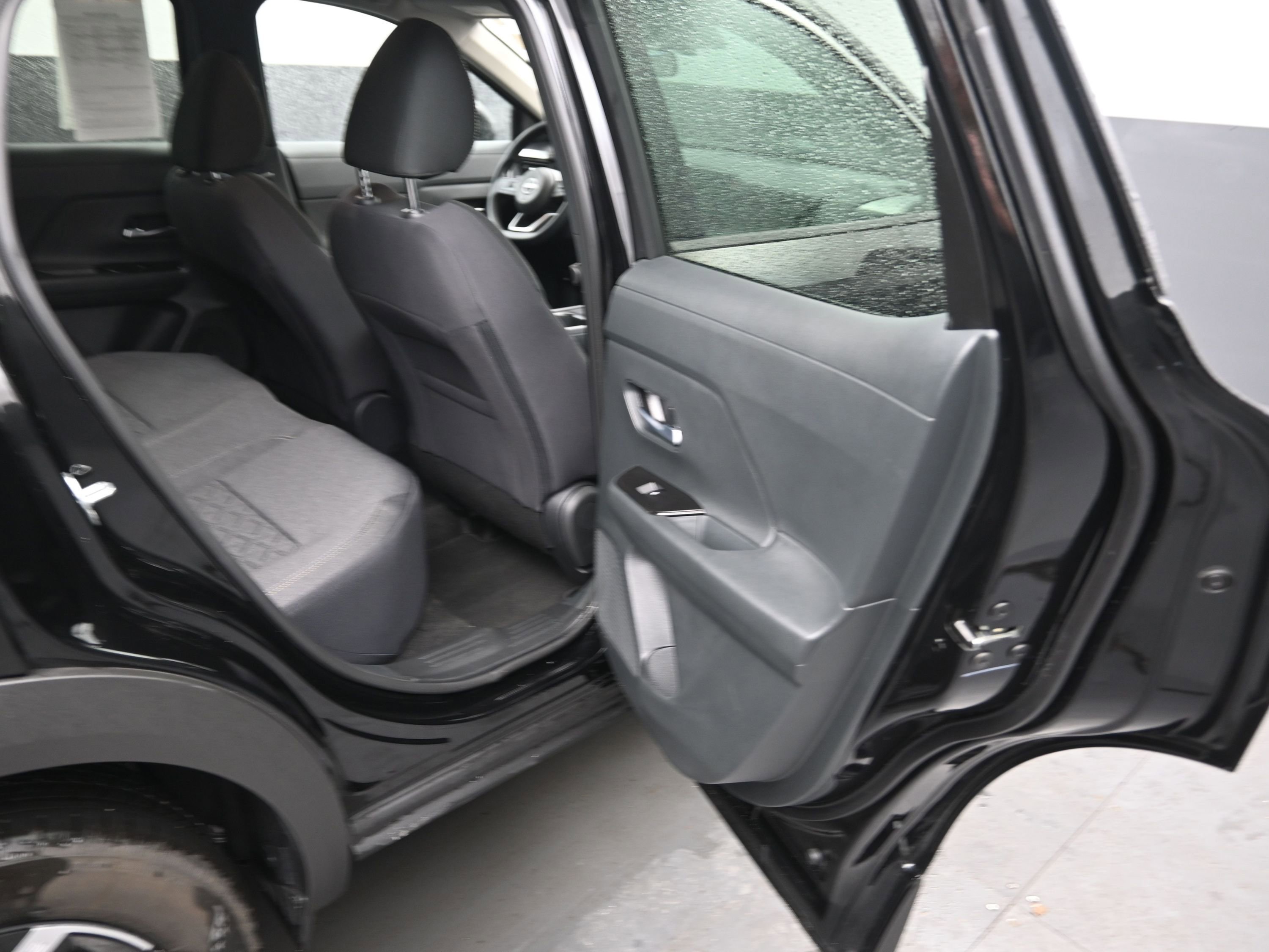 Certified 2025 Nissan Kicks SV image 10