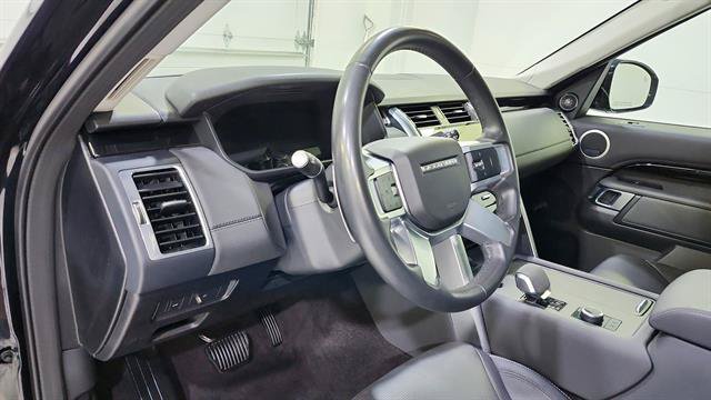 Used 2024 Land Rover Discovery S AWD/4WD image 10