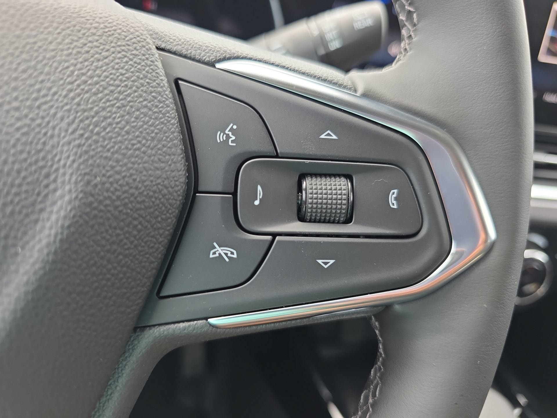 New 2026 Chevrolet Trax ACTIV w/ Sunroof Package FWD image 20
