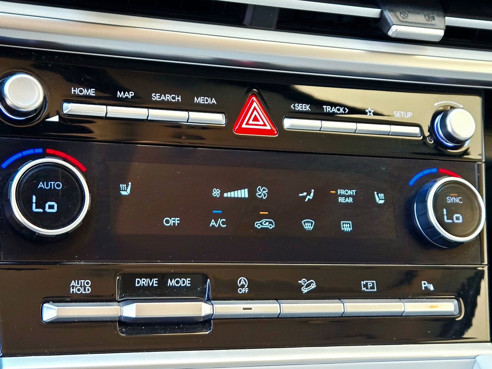 Used 2024 Hyundai Santa Fe SEL image 17