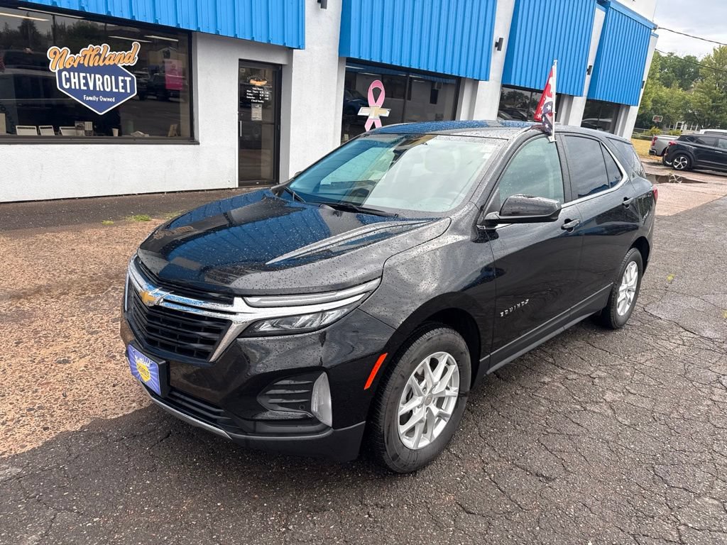 Used 2024 Chevrolet Equinox LT AWD/4WD image 2