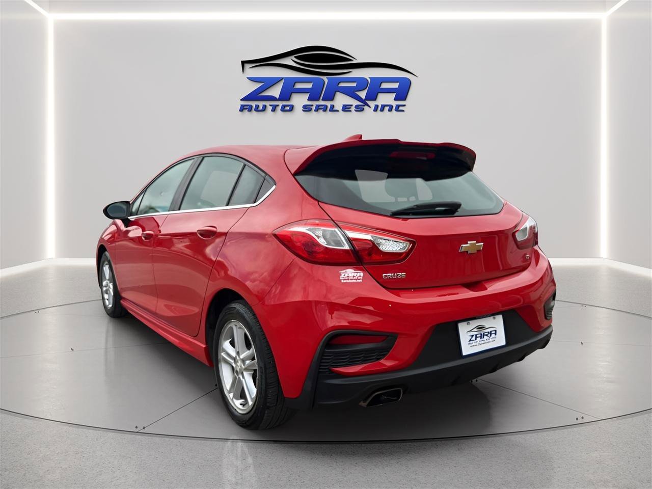 Used 2017 Chevrolet Cruze LT w/ Sun And Sound Package FWD image 8