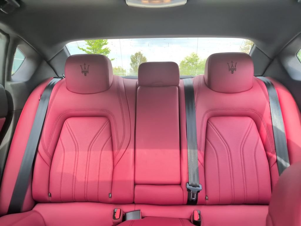 Used 2023 Maserati Quattroporte Modena Q4 AWD/4WD image 31