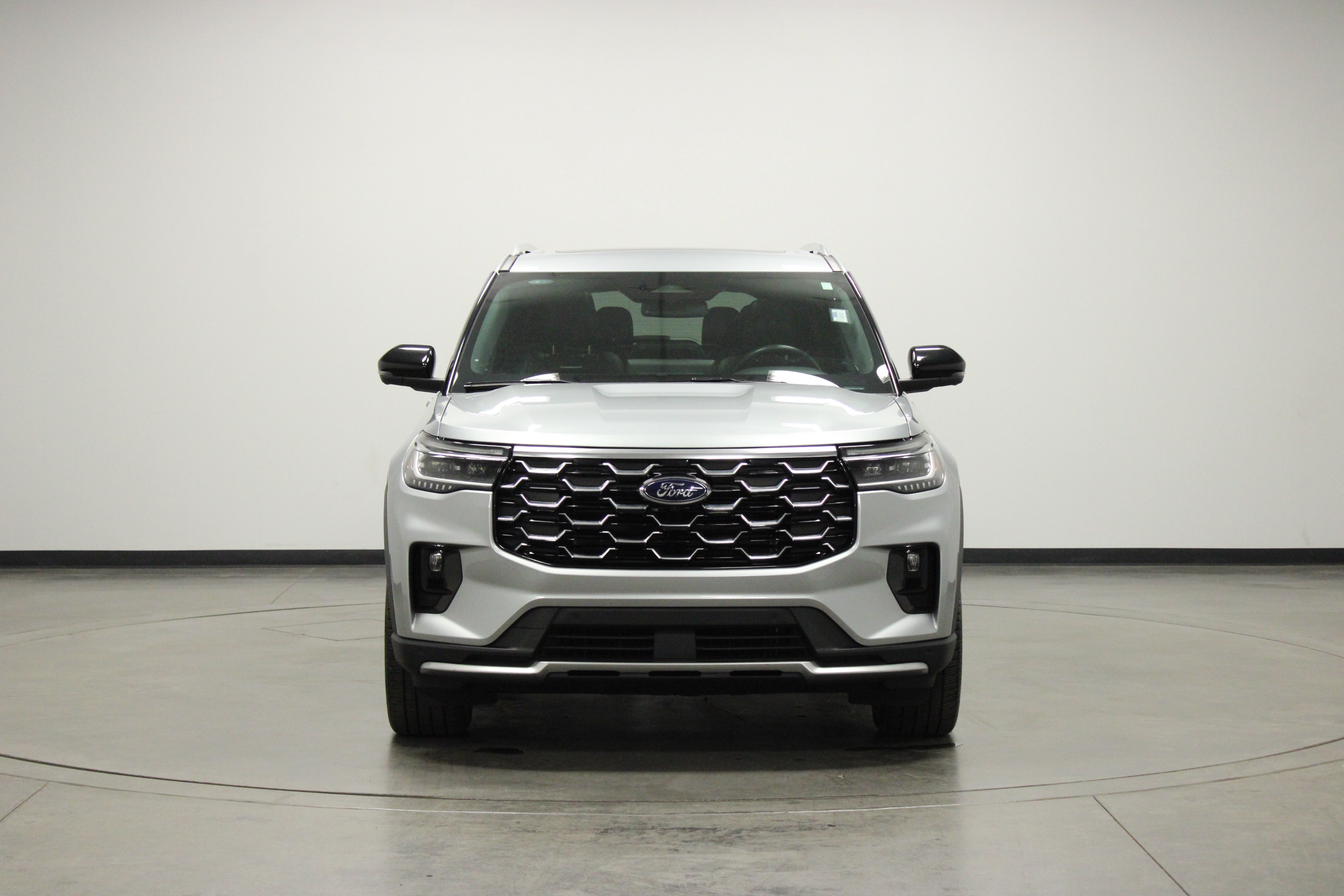 Used 2025 Ford Explorer Platinum w/ Ultimate Package AWD/4WD image 3