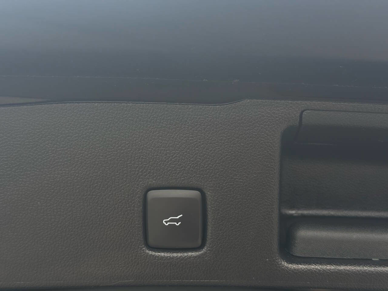 Used 2021 Ford Escape SEL w/ Technology Package AWD/4WD image 39