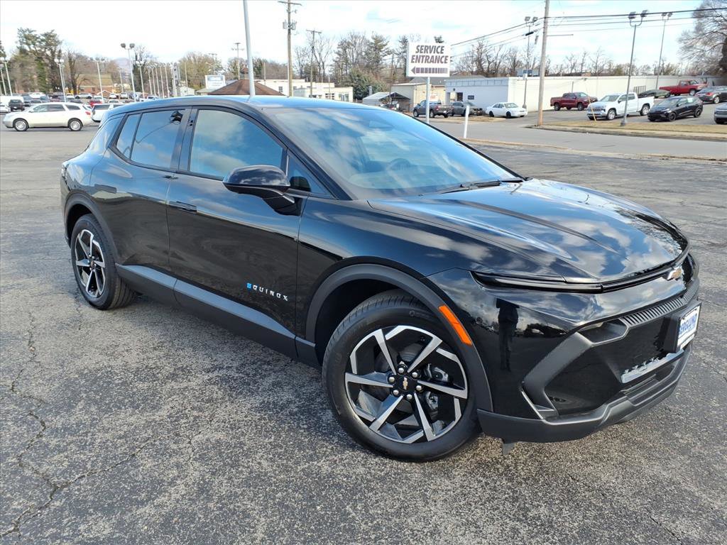 New 2026 Chevrolet Equinox EV LT image 2