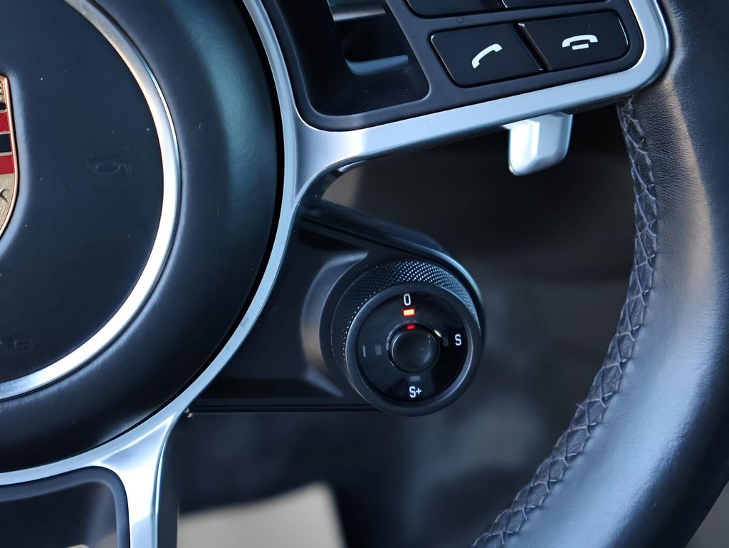 Used 2023 Porsche Cayenne GTS AWD/4WD image 31