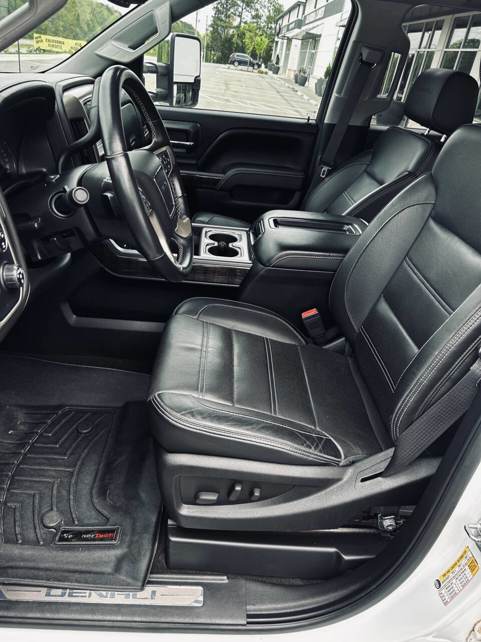 Used 2015 GMC Sierra 2500 Denali w/ Duramax Plus Package AWD/4WD image 39