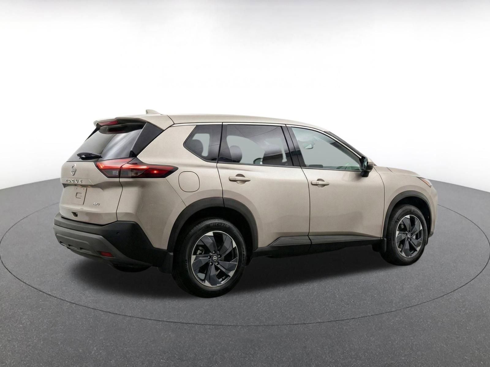Used 2025 Nissan Rogue SV AWD/4WD image 11