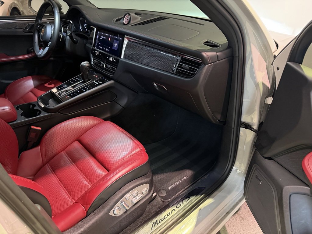 Used 2024 Porsche Macan GTS image 27