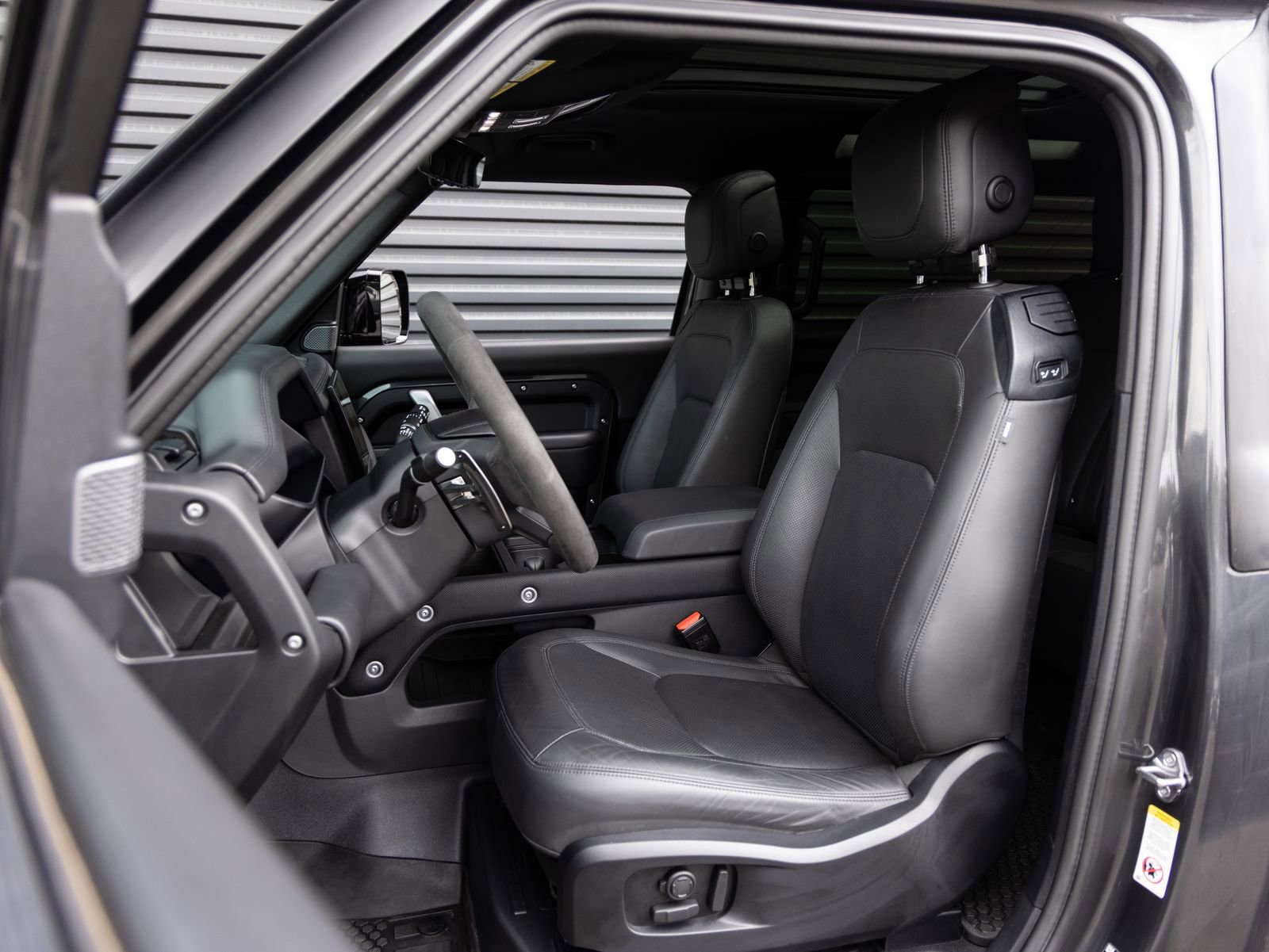 Used 2024 Land Rover Defender 90 Carpathian Edition AWD/4WD image 22