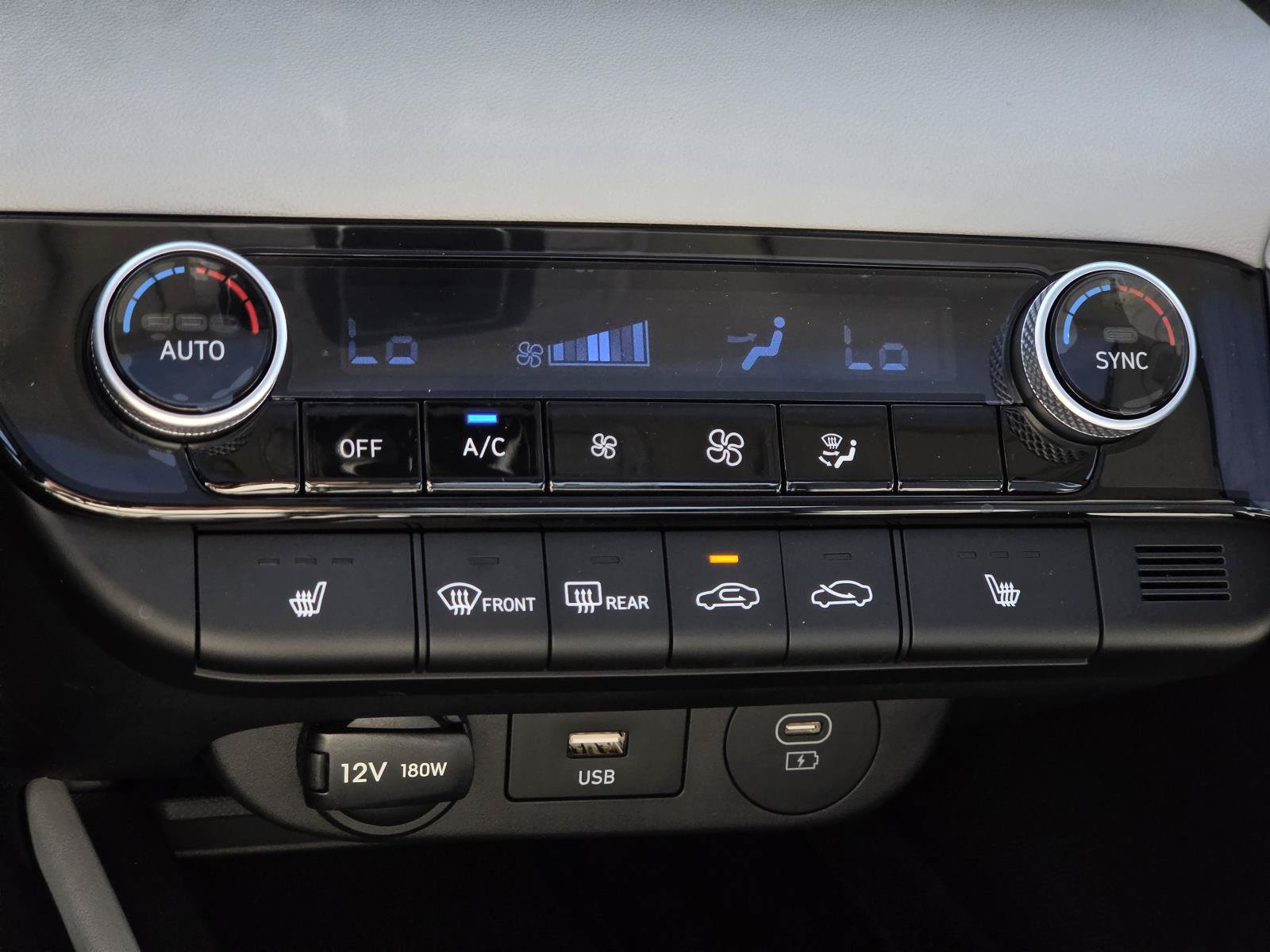New 2026 Hyundai Elantra SEL Sport FWD image 18