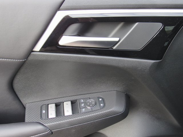 New 2026 Mitsubishi Outlander SE FWD image 11