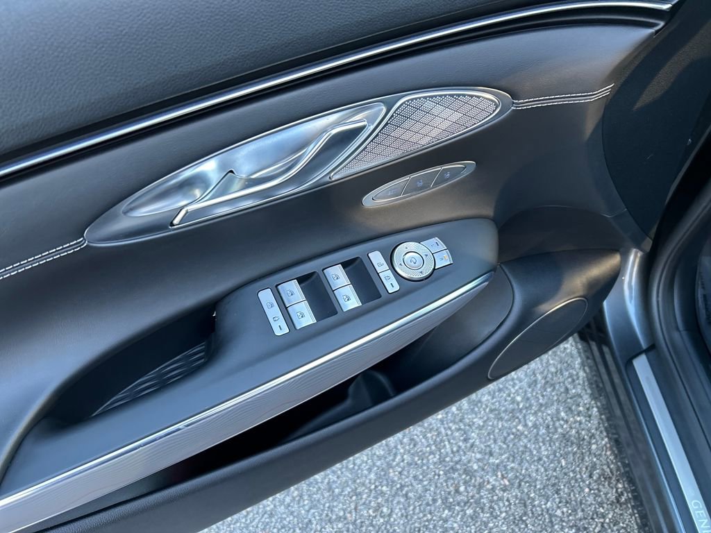 Used 2024 Genesis GV70 2.5T Advanced w/ Advanced Package image 15